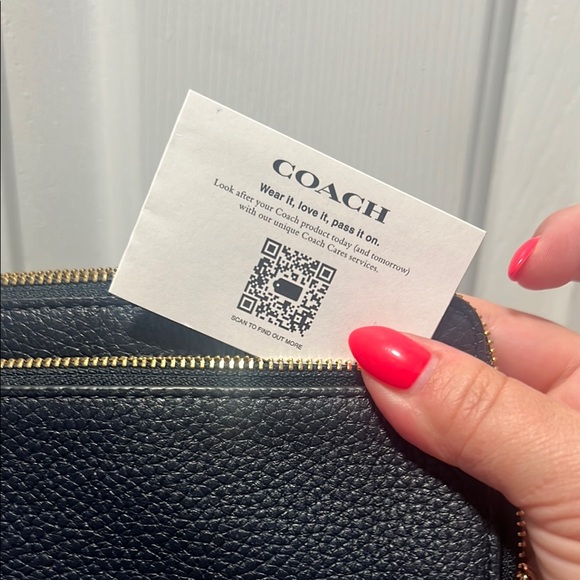 Coach Navy Pebbled Leather Clutch with Gold Hardware - Picture 4 of 5